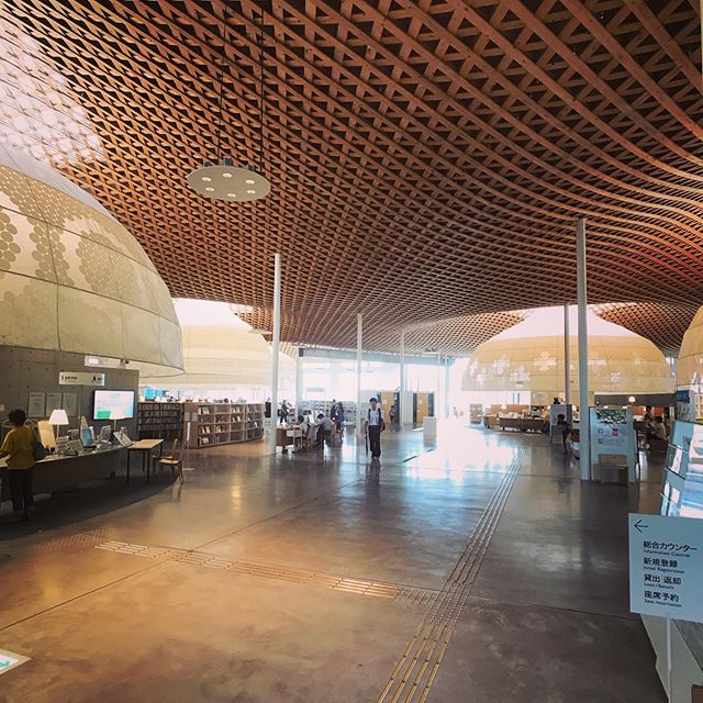 ぎふメディアコスモス 15 伊東豊雄 マスタープラン一級建築士事務所